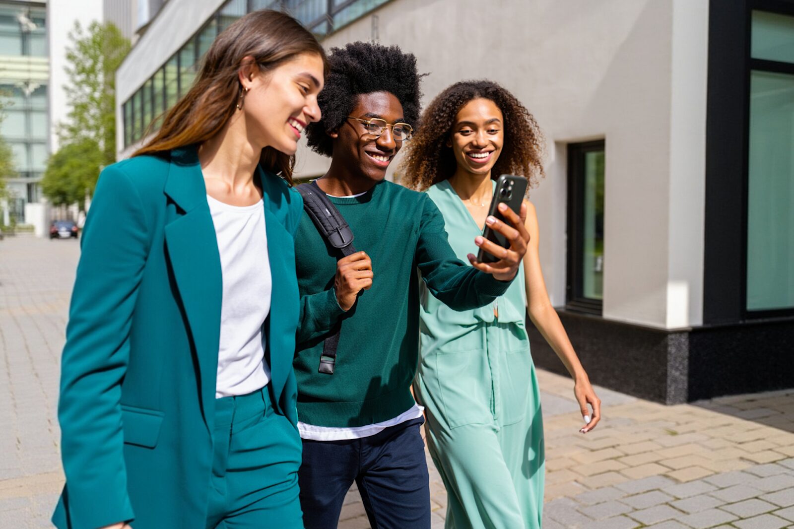 That said, “send it and forget it” is not a winning approach. You need a strategy to get real results. Below, we’ll cover 8 influencer product seeding strategies that actually work, complete with examples and tips. From leveraging micro-influencer platforms like Stack Influence to crafting memorable unboxing experiences, these tips will help Amazon sellers and DTC brands run effective, scalable seeding campaigns. Let’s dive in!